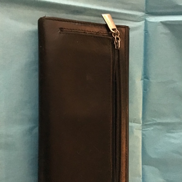 Mancini Women’s Black Trifold Wallet - Picture 4 of 5